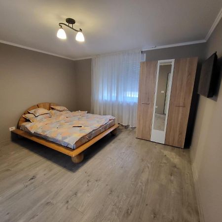 Willa Casa Berzelor Sînmartin Zewnętrze zdjęcie