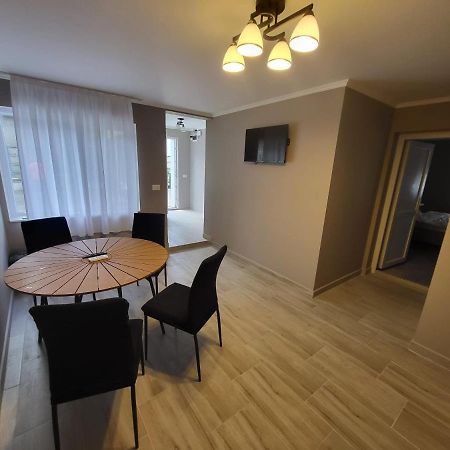 Willa Casa Berzelor Sînmartin Zewnętrze zdjęcie